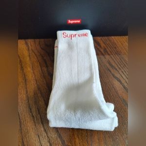 Supreme x Hanes Crew Socks